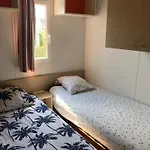 Mobil Avec Piscine Avec Acces Direct Dans 5 Etoiles *