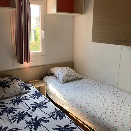 Mobil Avec Piscine Avec Acces Direct Dans 5 Etoiles *