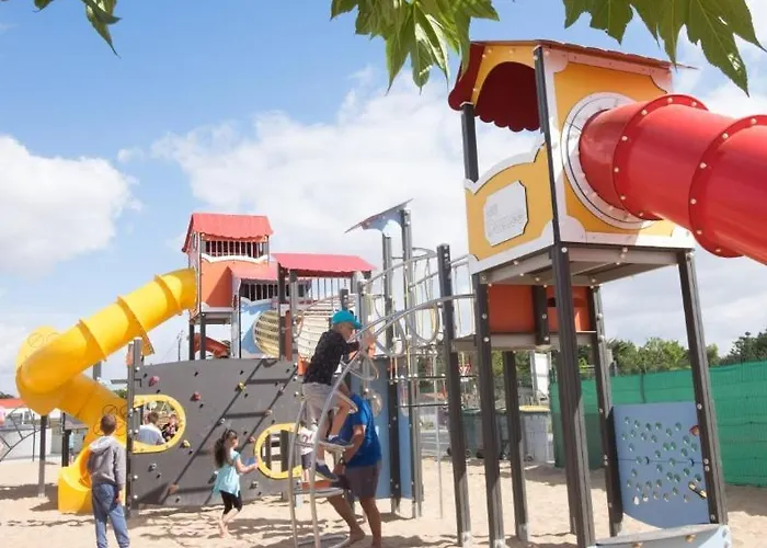 Mobil Avec Piscine Avec Acces Direct Dans 5 Etoiles Parque de Campismo